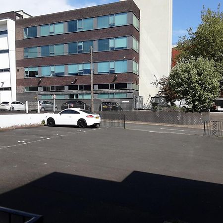 Quiet 2 Bedroom Flat In Darlington With Free Parking, Wi-Fi And More ภายนอก รูปภาพ