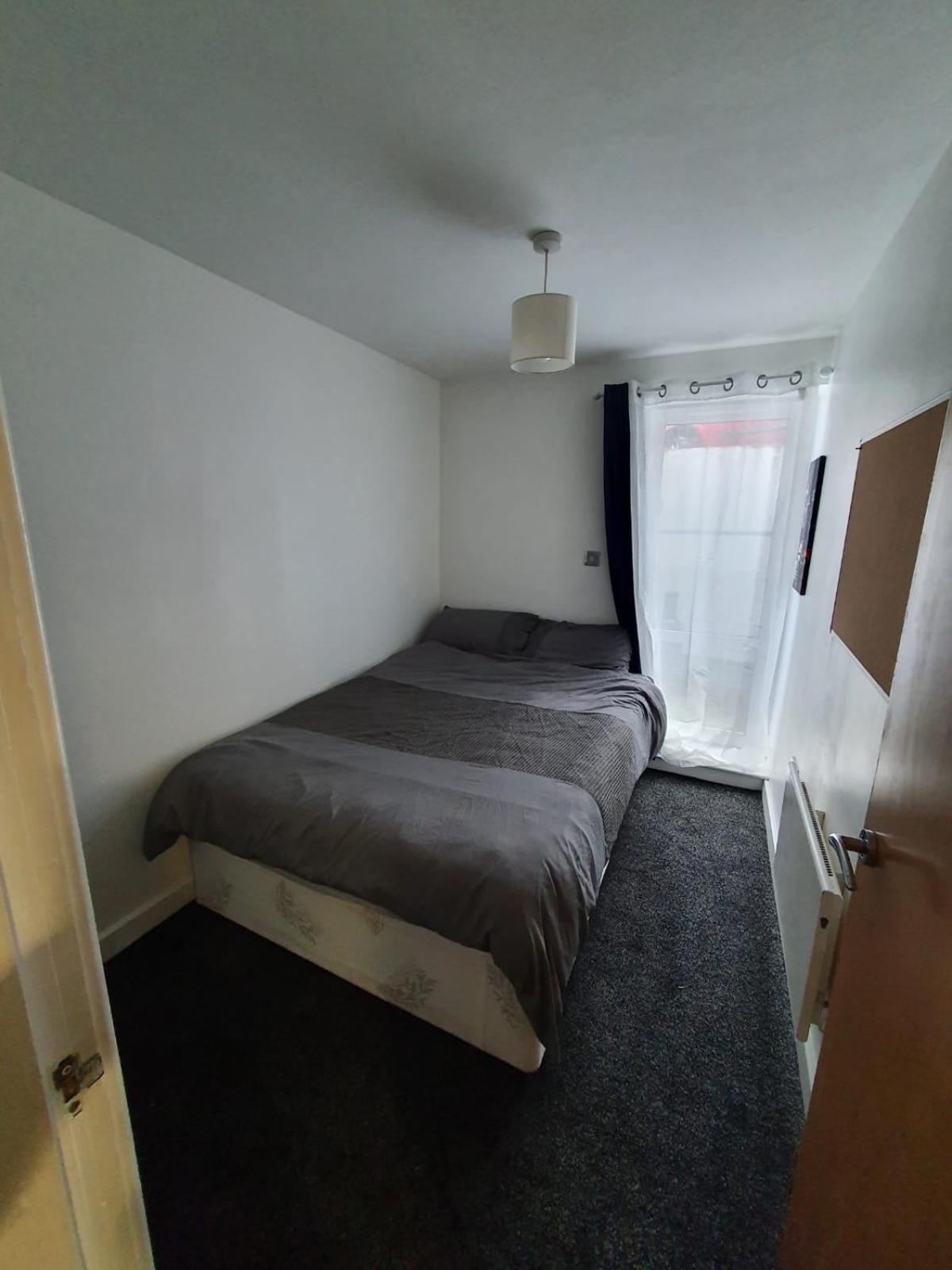 Quiet 2 Bedroom Flat In Darlington With Free Parking, Wi-Fi And More ภายนอก รูปภาพ