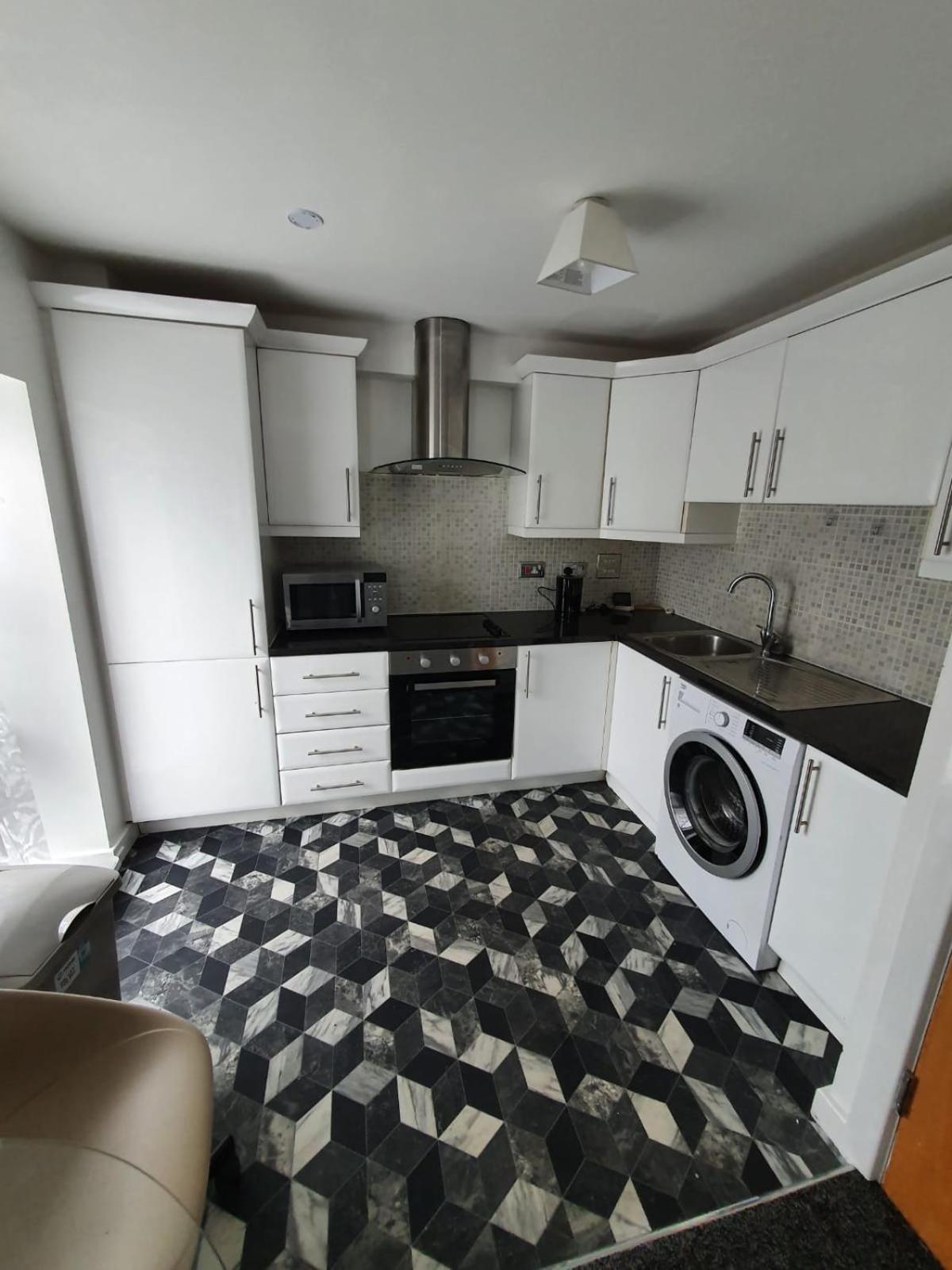 Quiet 2 Bedroom Flat In Darlington With Free Parking, Wi-Fi And More ภายนอก รูปภาพ