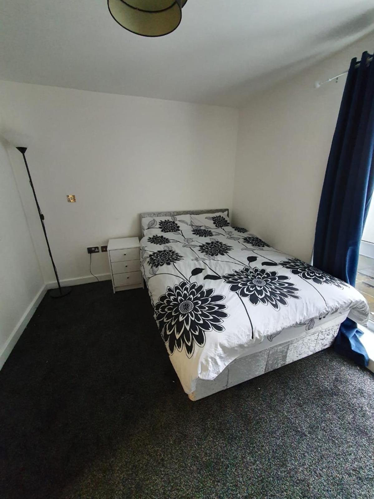 Quiet 2 Bedroom Flat In Darlington With Free Parking, Wi-Fi And More ภายนอก รูปภาพ