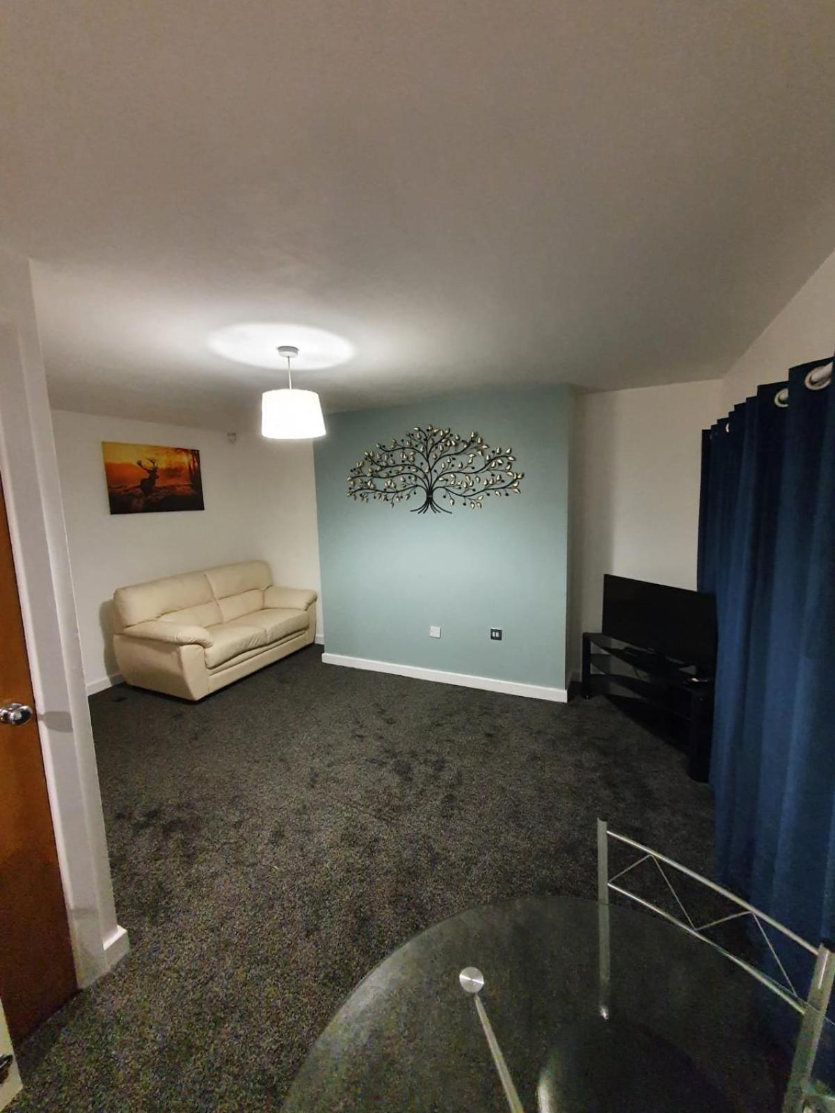 Quiet 2 Bedroom Flat In Darlington With Free Parking, Wi-Fi And More ภายนอก รูปภาพ